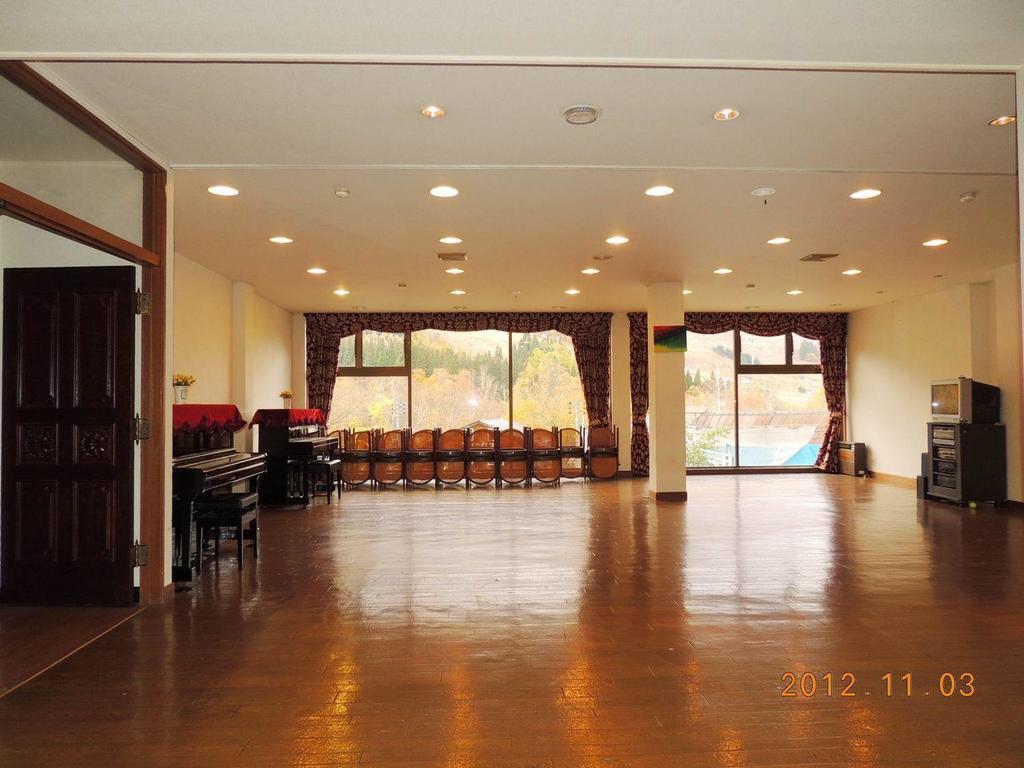 Naeba Lodge Oka Yuzawa  Esterno foto